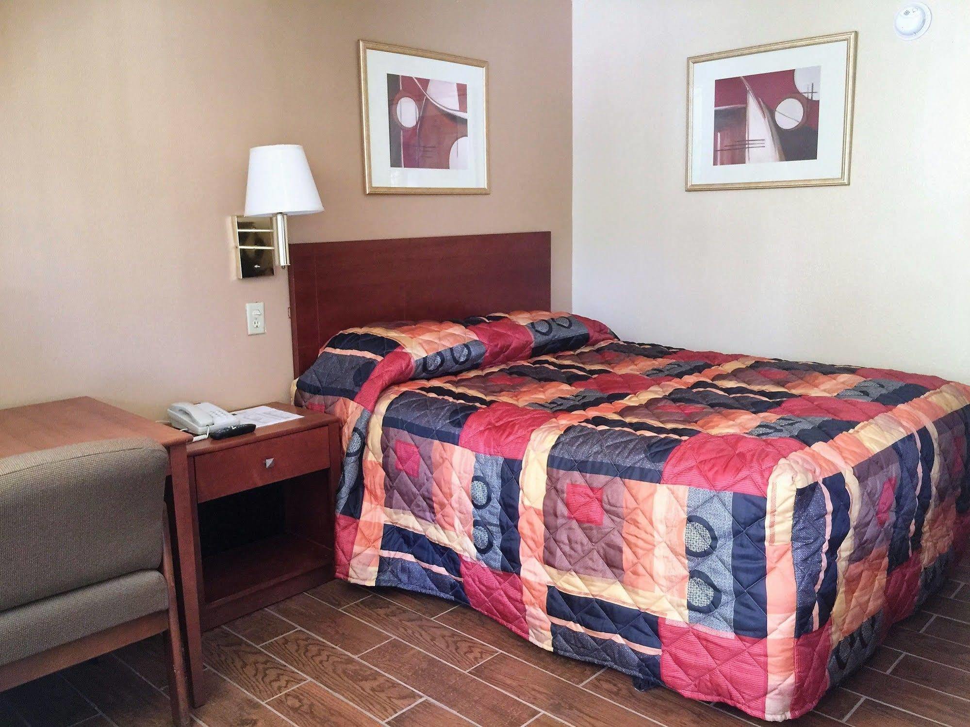 Bama Inn Huntsville Extérieur photo